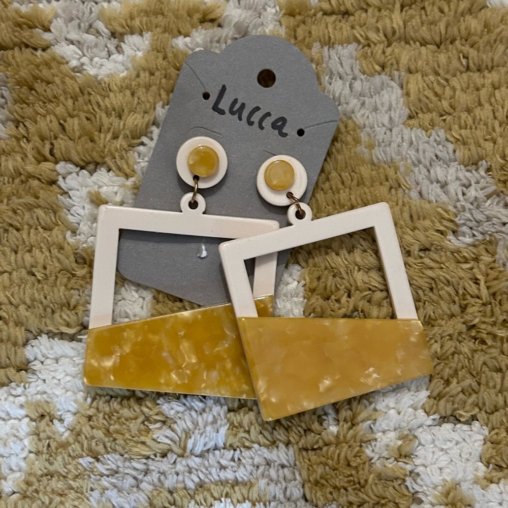 Earrings - Picture 3 of 4